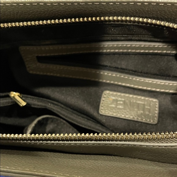 Zenith leather Handbag - Picture 3 of 8